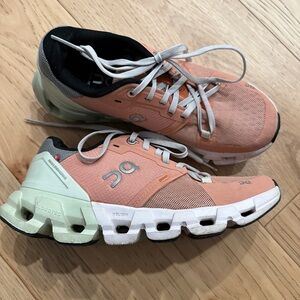 On Running cloudflyer running shoes